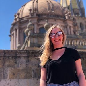 Meet your Posher, Naomi